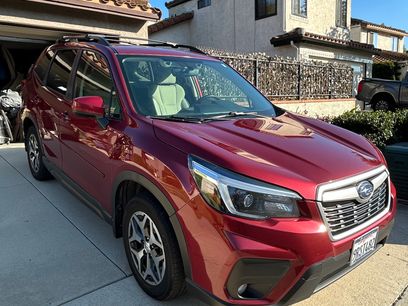 Used 2021 Subaru Forester Premium w/ Popular Package #1