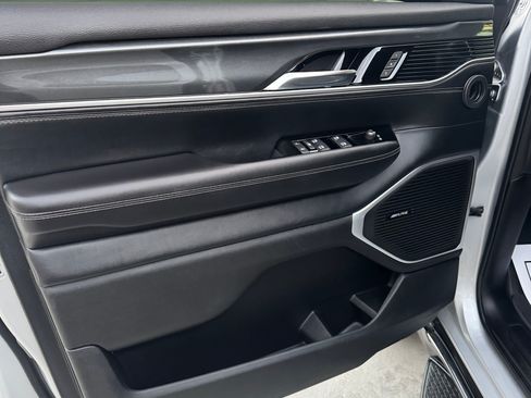 Used 2022 Jeep Wagoneer Series I image 13