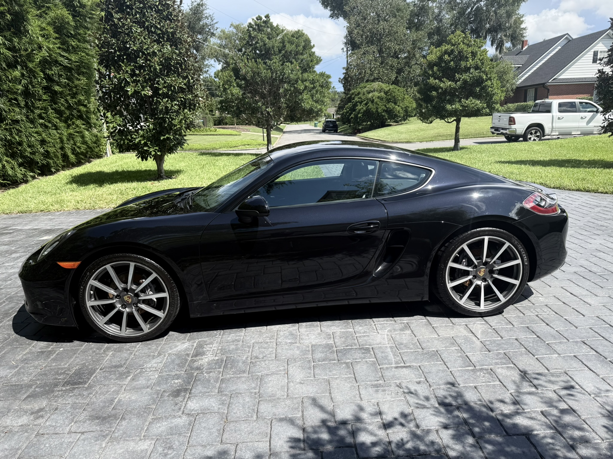 Used 2016 Porsche Cayman RWD image 8