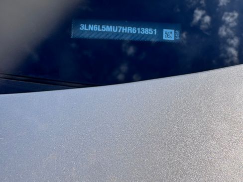 Used 2017 Lincoln MKZ Reserve image 11