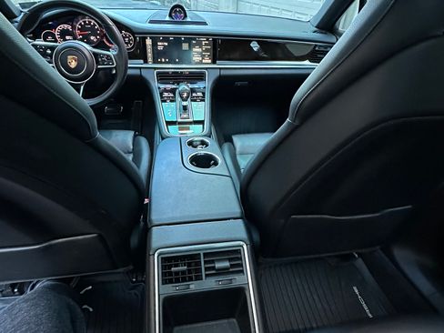 Used 2017 Porsche Panamera 4S image 6