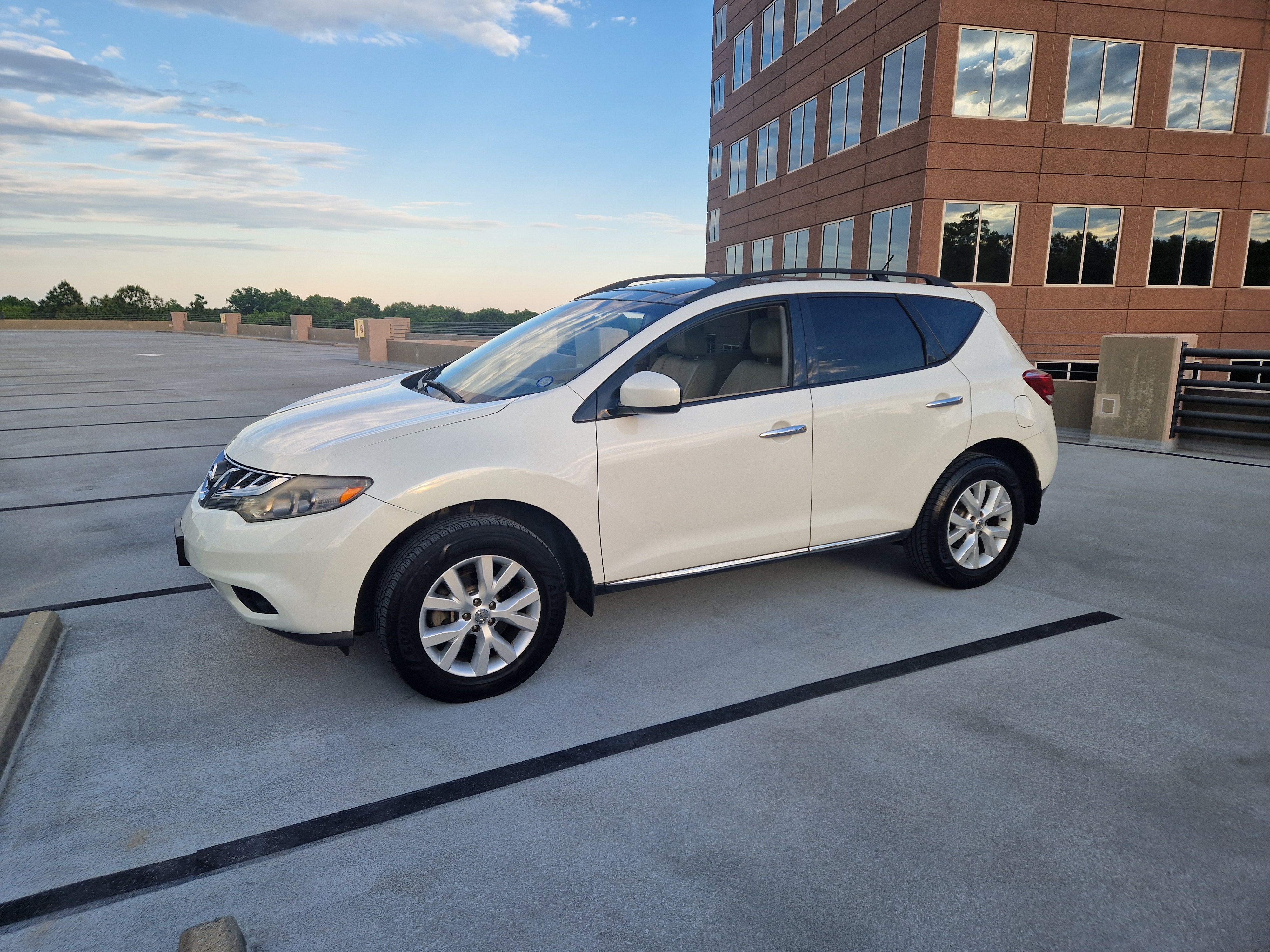 Used 2014 Nissan Murano SL w/ Navigation Package FWD image 1