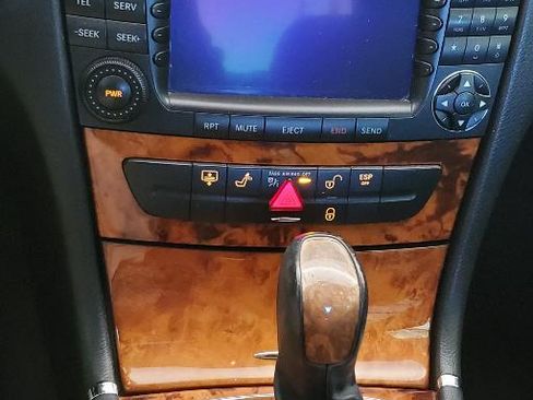 Used 2006 Mercedes-Benz E 350 Sedan image 20