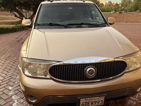 Used 2004 Buick Rainier CXL Plus w/ Convenience Package image 2