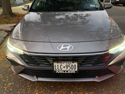 Used 2024 Hyundai Elantra SEL w/ Convenience Package