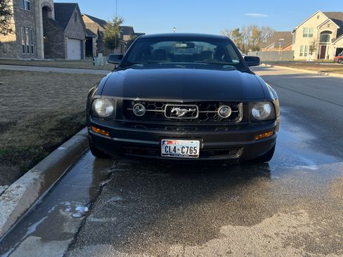 Used 2009 Ford Mustang Premium image 4