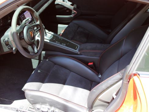 Used 2018 Porsche 911 GT3 image 12