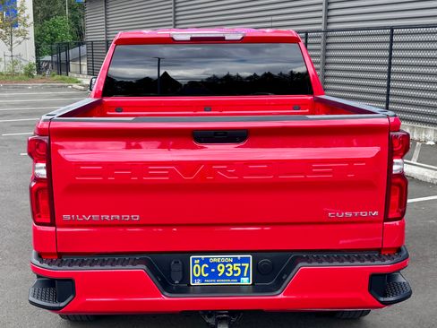 Used 2020 Chevrolet Silverado 1500 Custom w/ Custom 2.7L Value Package AWD/4WD image 6