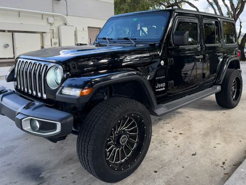 Used 2021 Jeep Wrangler Unlimited Sahara image 10