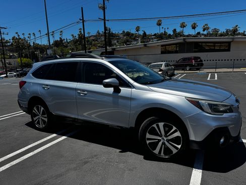 Used 2019 Subaru Outback 2.5i Limited AWD/4WD image 4