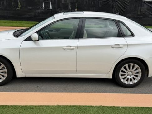 Used 2010 Subaru Impreza 2.5i Premium AWD/4WD image 5