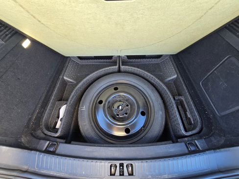 Used 2017 Lincoln MKX Reserve image 11