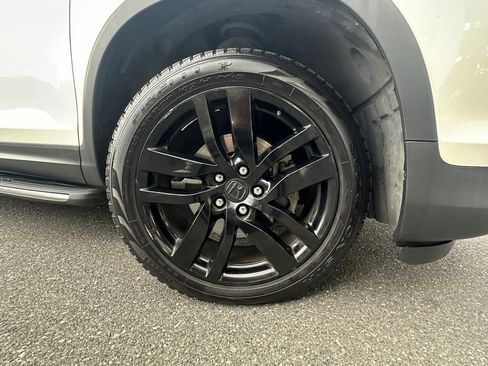 Used 2017 Honda Pilot Elite image 16