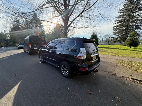 Used 2014 Lexus GX 460 Luxury w/ Preferred Accessory Package image 9