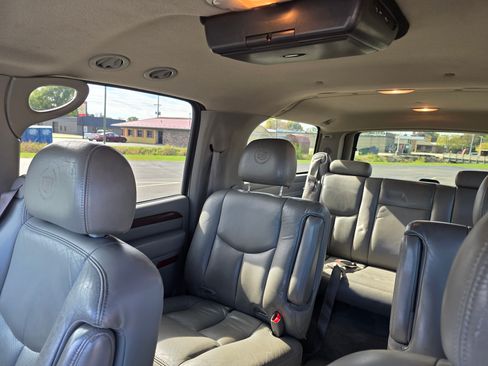 Used 2006 Cadillac Escalade ESV AWD image 11