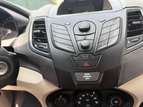 Used 2011 Ford Fiesta S FWD image 9