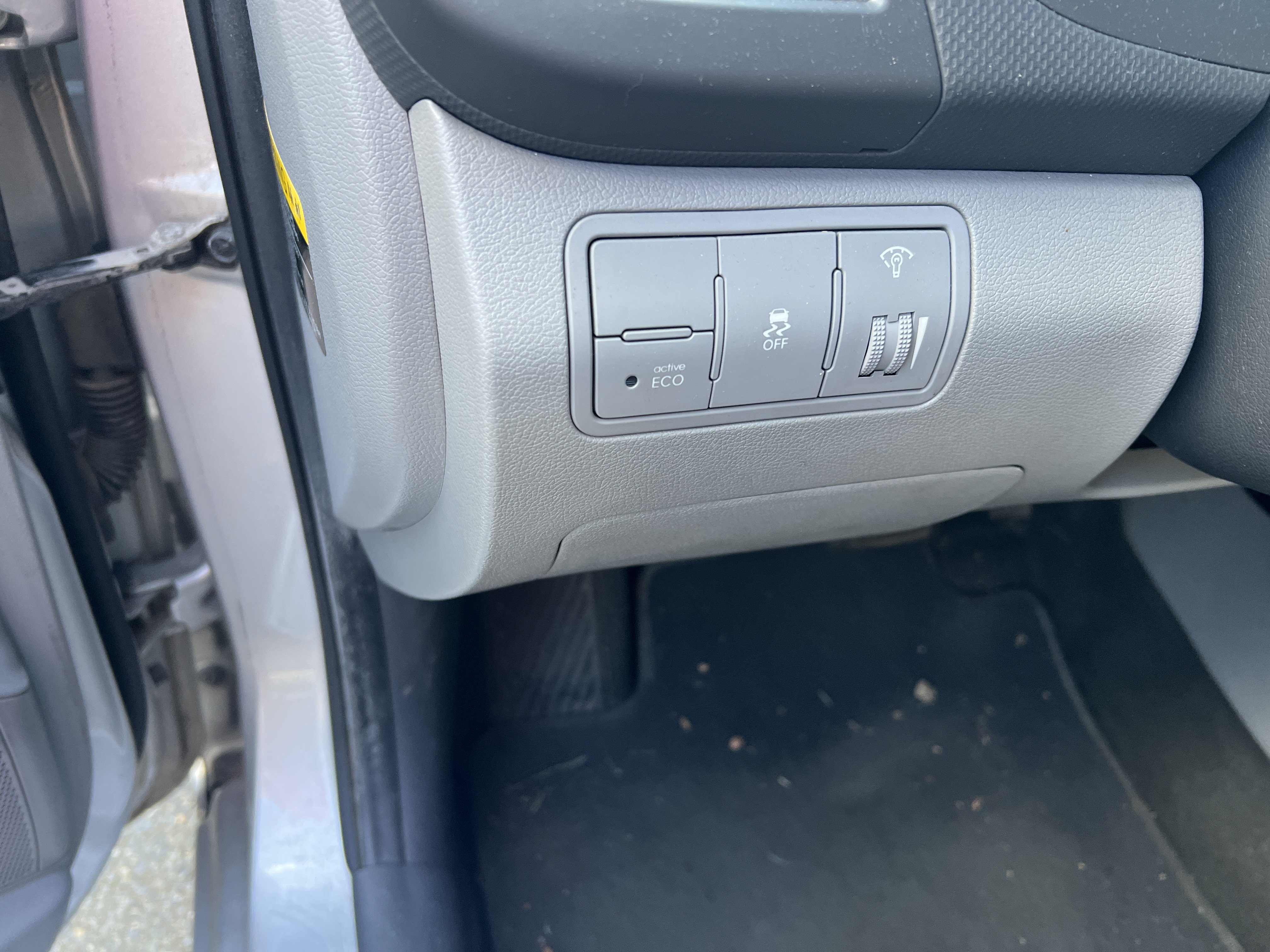 Used 2012 Hyundai Accent GLS w/ Premium Pkg 3 FWD image 10