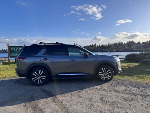 Used 2023 Nissan Pathfinder Platinum w/ Lighting Package (N93) image 12