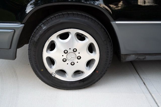 Used 1995 Mercedes-Benz E 320 Convertible image 10