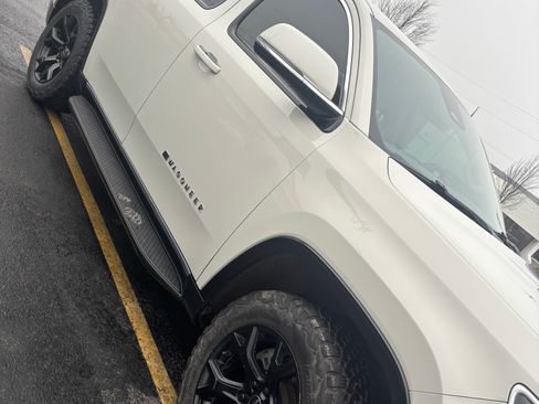 Used 2022 Jeep Wagoneer Series II image 2