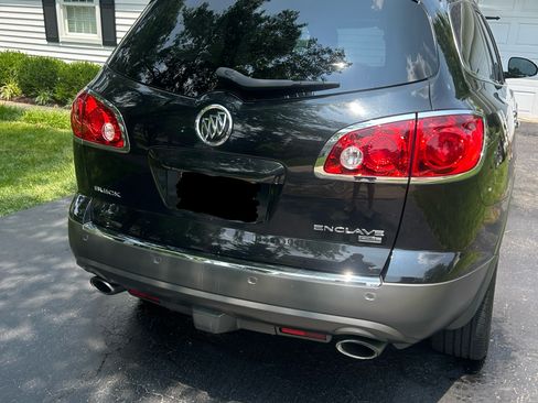 Used 2009 Buick Enclave CXL w/ Entertainment Package #4 image 4