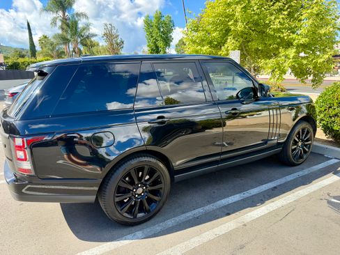 Used 2014 Land Rover Range Rover Supercharged image 4