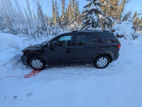 Used 2018 Dodge Journey SE image 1