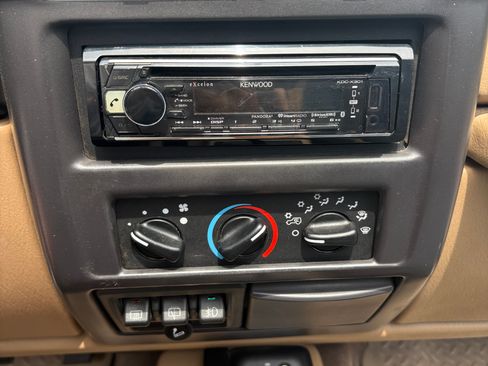 Used 1999 Jeep Wrangler Sahara AWD/4WD image 11