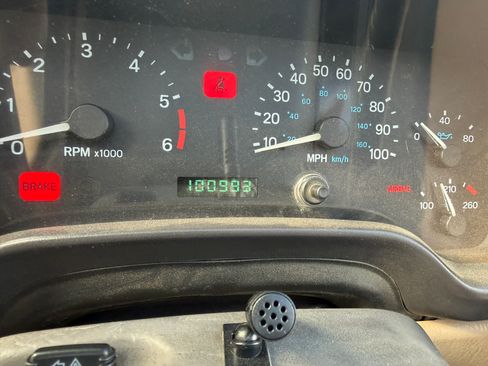 Used 2000 Jeep Wrangler SE image 11