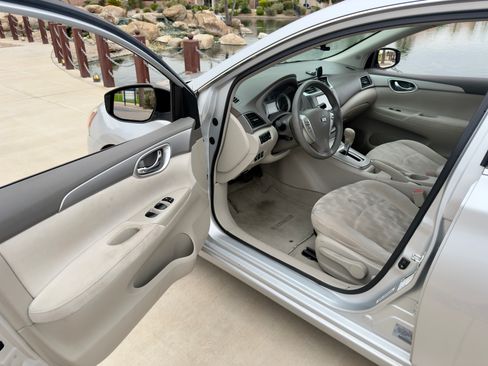 Used 2013 Nissan Sentra SV image 15