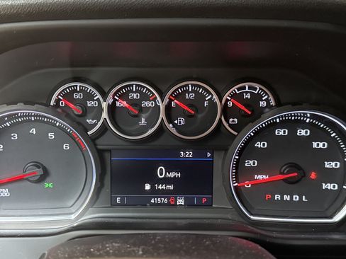 Used 2021 Chevrolet Silverado 2500 Custom w/ Custom Value Package AWD/4WD image 4