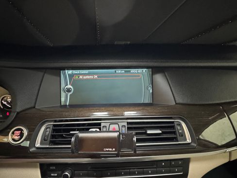 Used 2011 BMW 740i image 6