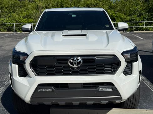 Used 2024 Toyota Tacoma TRD Sport image 1