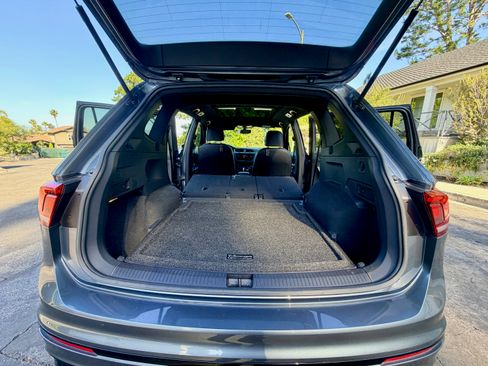 Used 2020 Volkswagen Tiguan SE R-Line image 20