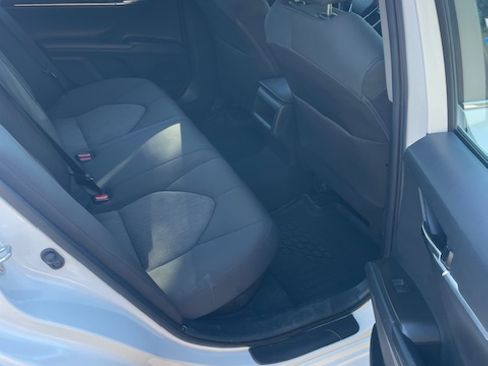 Used 2022 Toyota Camry LE image 9