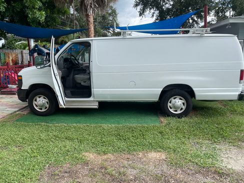 Used 2008 Ford E-350 and Econoline 350 Extended Super Duty RWD image 2