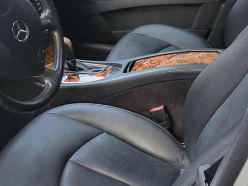 Used 2005 Mercedes-Benz E 500 Sedan image 8