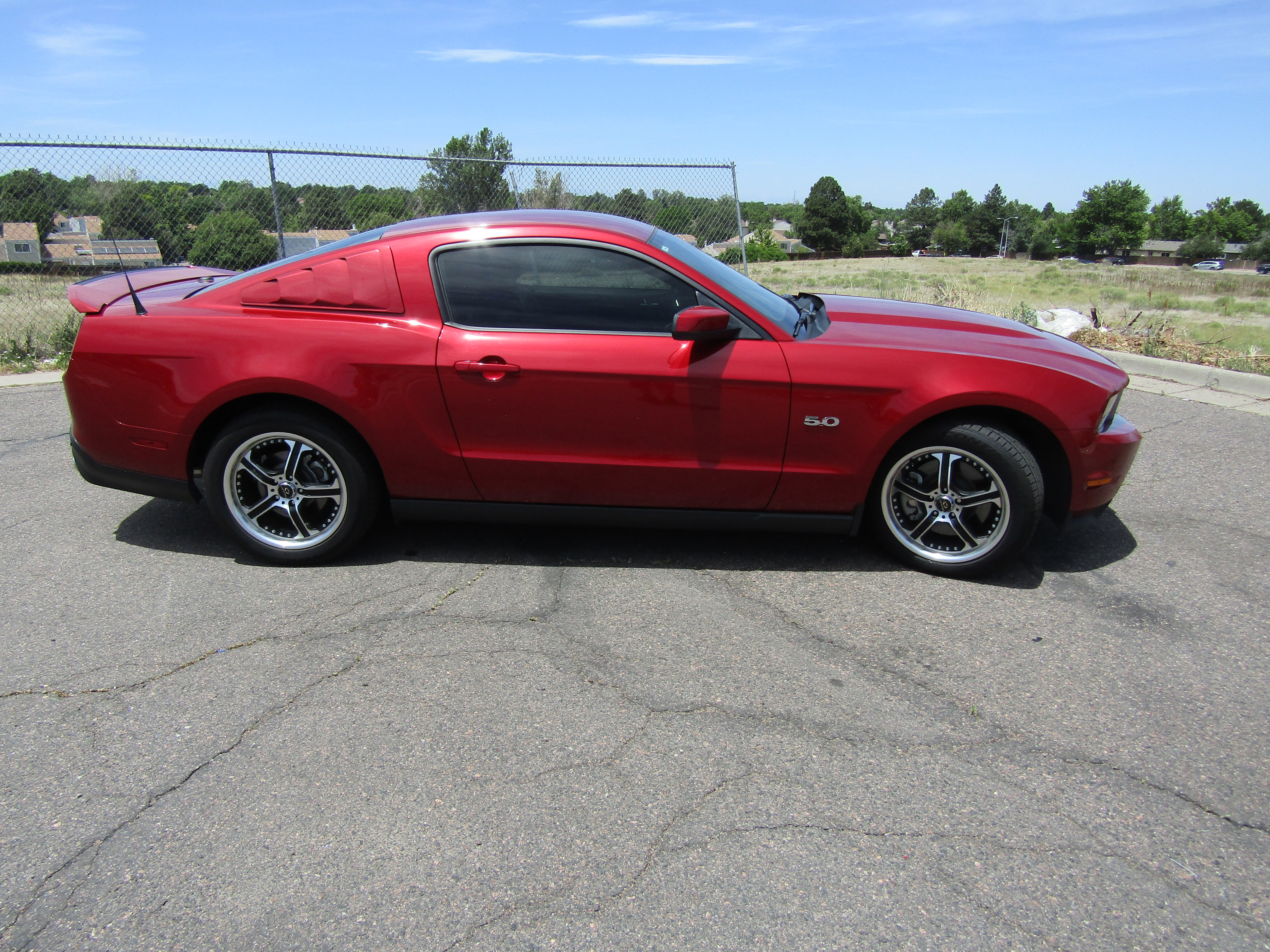 Used 2012 Ford Mustang GT Premium w/ Security Pkg RWD image 11