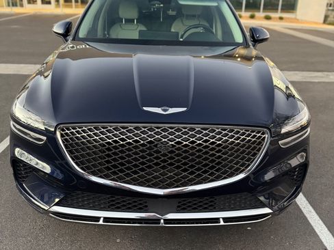 Used 2022 Genesis GV70 2.5T w/ Advanced Package image 5