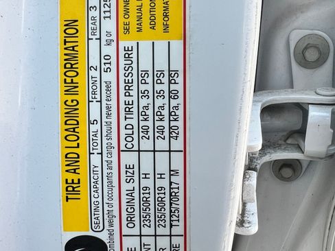 Used 2018 Chevrolet Equinox Premier AWD/4WD image 1