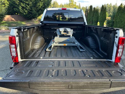 Used 2021 Ford F350 Lariat w/ Lariat Ultimate Package AWD/4WD image 8
