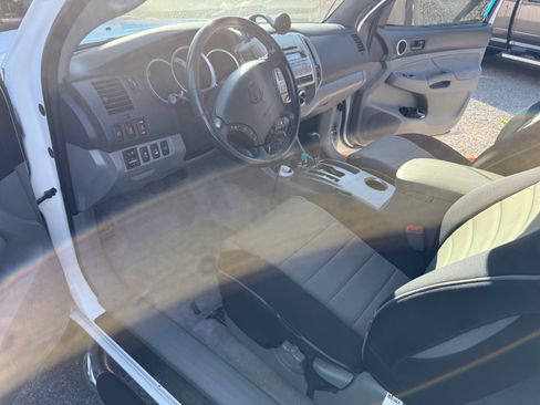 Used 2011 Toyota Tacoma 4x4 Access Cab V6 image 14