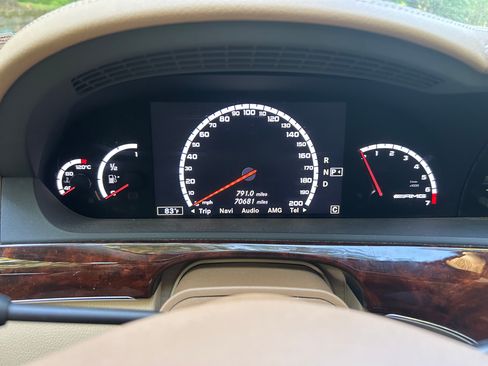 Used 2012 Mercedes-Benz S 63 AMG w/ AMG Performance Pkg image 25