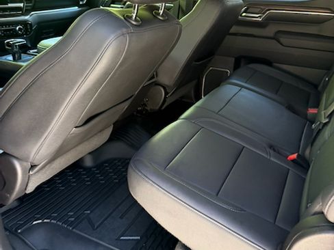 Used 2023 GMC Sierra 1500 SLT w/ SLT Premium Plus Package image 17