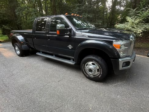Used 2015 Ford F350 Lariat w/ Lariat Ultimate Package AWD/4WD image 2