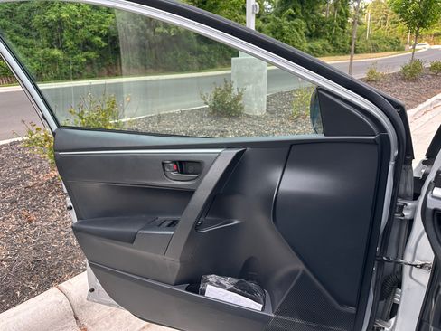 Used 2014 Toyota Corolla L image 12