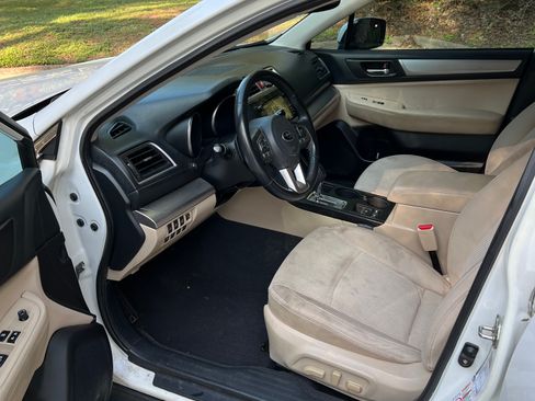 Used 2016 Subaru Outback 2.5i Premium image 4