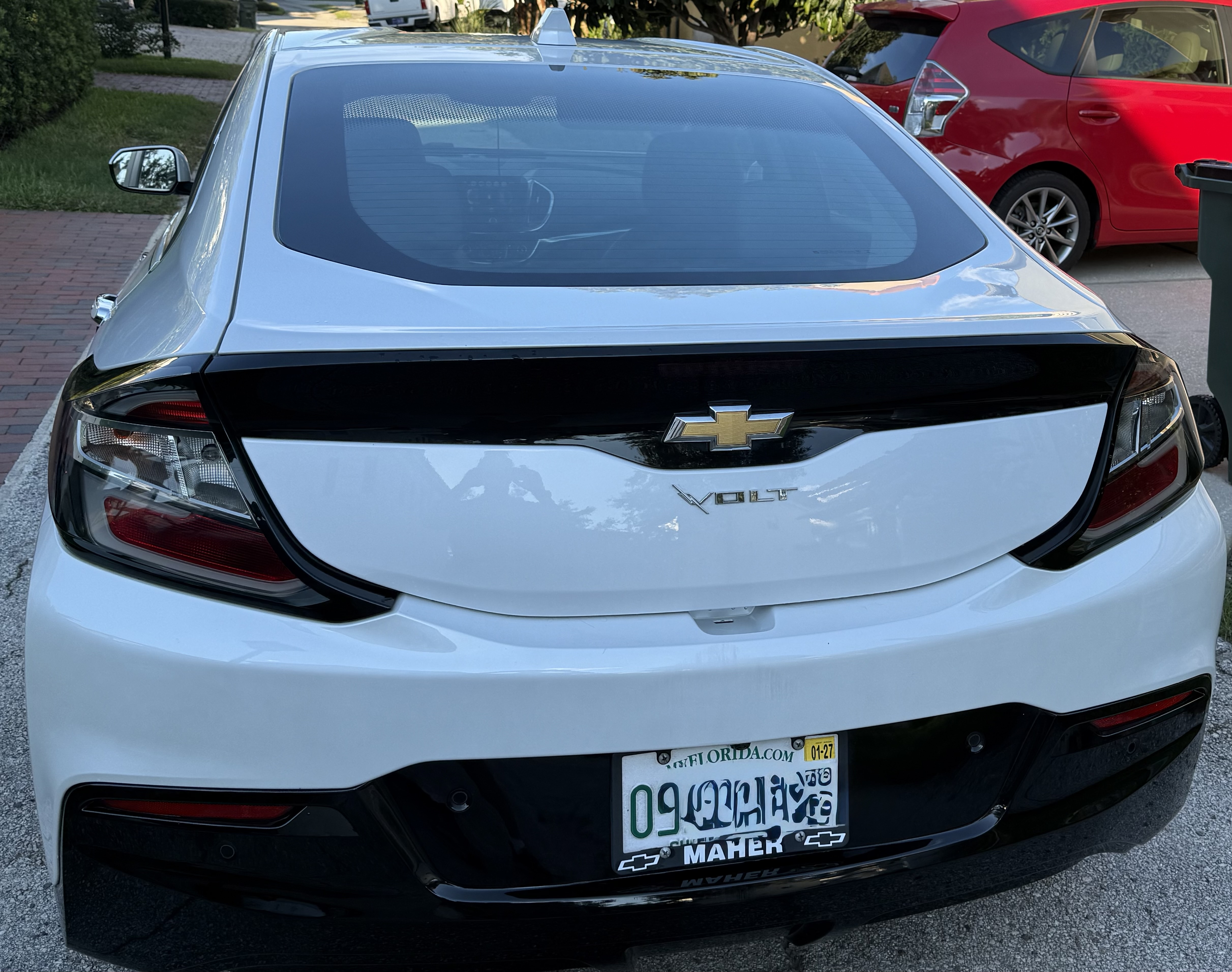 Used 2017 Chevrolet Volt Premier w/ Driver Confidence II Package FWD image 6