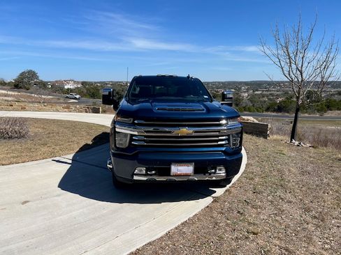 Used 2022 Chevrolet Silverado 3500 High Country w/ Technology Package image 5