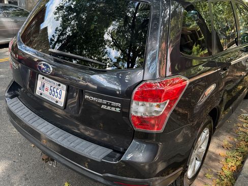 Used 2016 Subaru Forester 2.5i Premium w/ Popular Package #2 AWD/4WD image 4